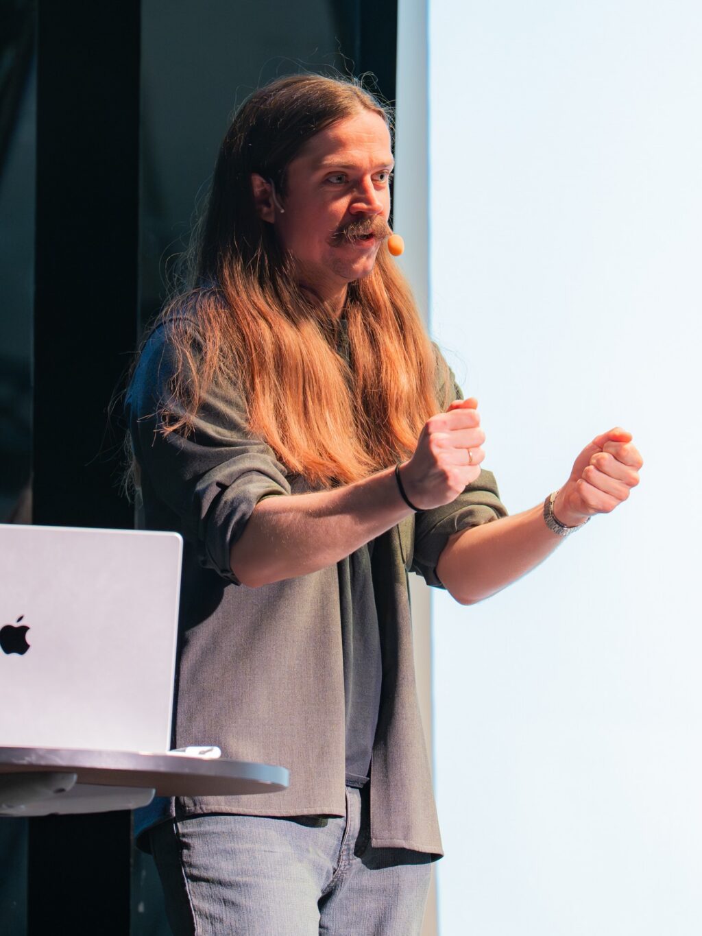 Instagram post from createme.uia. This post is in position 9.